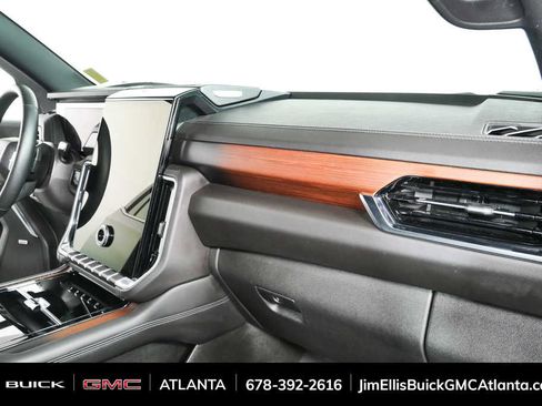 Used 2025 GMC Yukon Denali AWD/4WD image 23