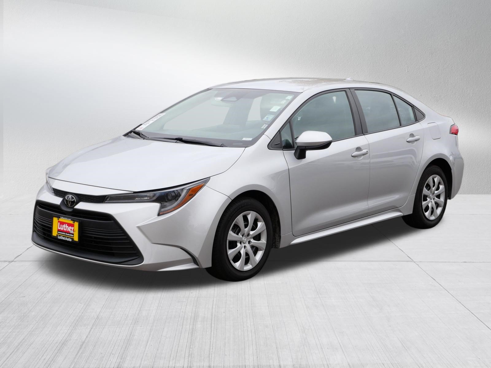 Used 2024 Toyota Corolla LE FWD image 3