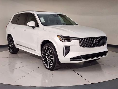 New 2026 Volvo XC90 B6 Plus w/ Protection Package Premier image 7