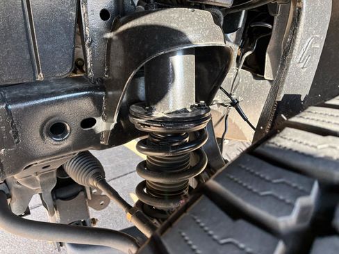 Used 2005 Nissan Titan LE w/ (U01) Nissan Navigation Pkg image 22