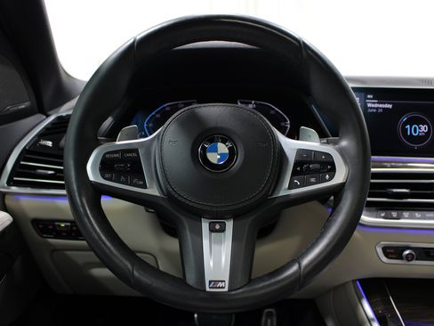 Used 2019 BMW X5 xDrive40i w/ M Sport Package AWD/4WD image 12