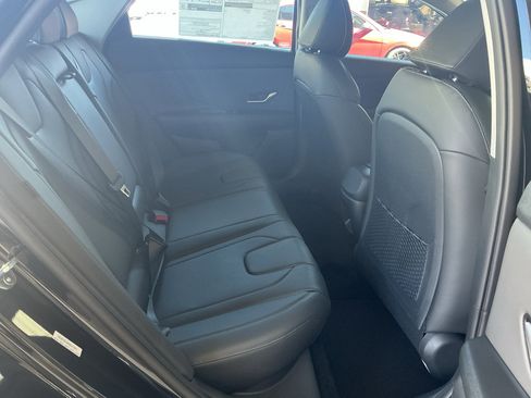 New 2026 Hyundai Elantra Limited FWD image 10