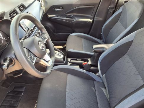 Used 2023 Nissan Versa SV image 17