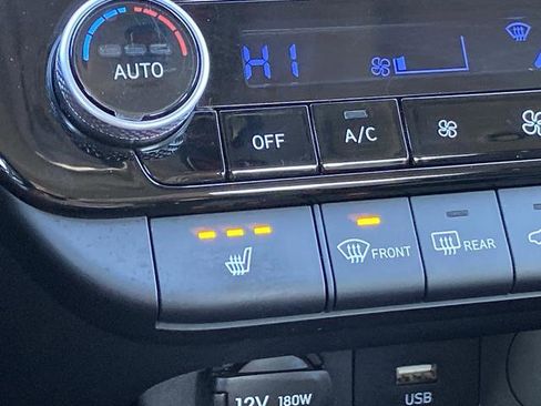 Used 2024 Hyundai Elantra Limited image 8