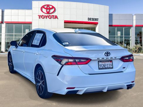 Used 2023 Toyota Camry SE w/ Convenience Package FWD image 5