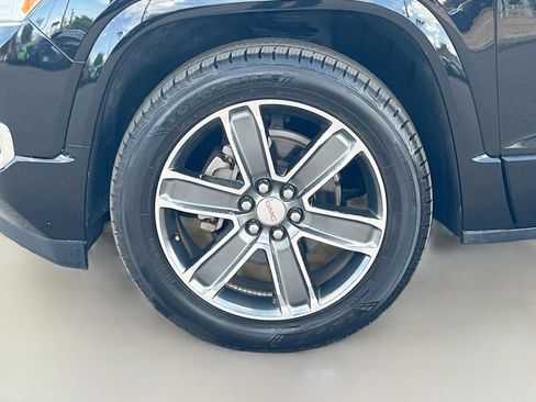 Used 2019 GMC Acadia Denali w/ Technology Package FWD image 34