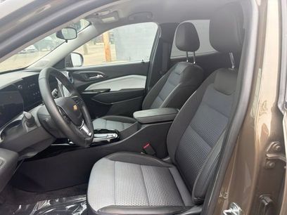 Used 2024 Chevrolet Trax LT w/ LT Convenience Package