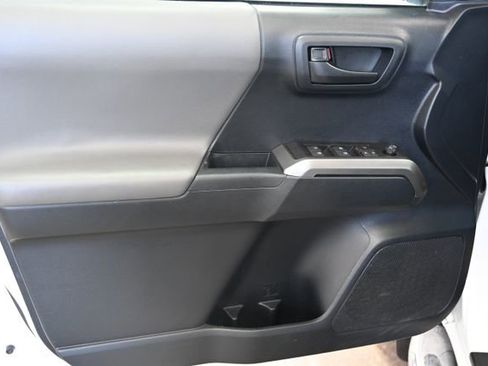 Used 2019 Toyota Tacoma SR5 AWD/4WD image 26