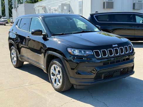 Used 2025 Jeep Compass Sport AWD/4WD image 4