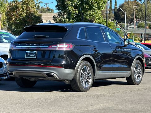 Used 2022 Lincoln Nautilus Reserve image 3