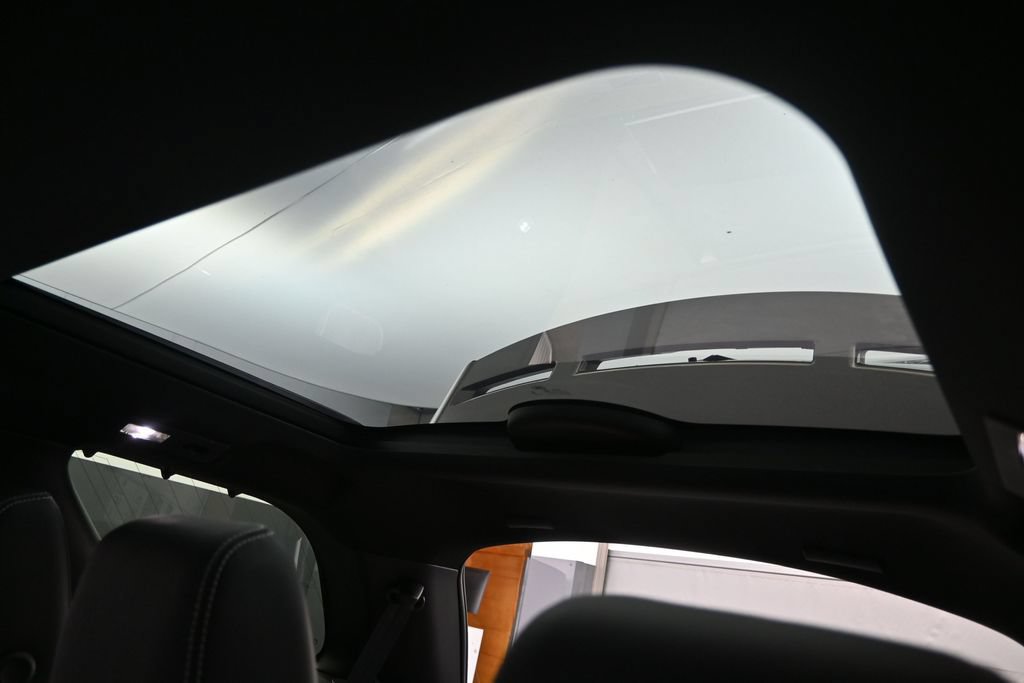 New 2026 Land Rover Discovery Limited Edition AWD/4WD image 32