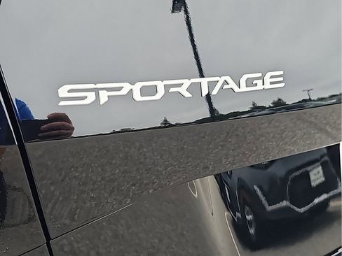 Certified 2025 Kia Sportage SX image 10
