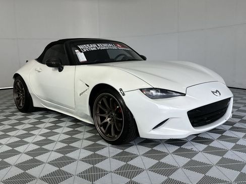 Used 2018 MAZDA MX-5 Miata Grand Touring RWD image 2