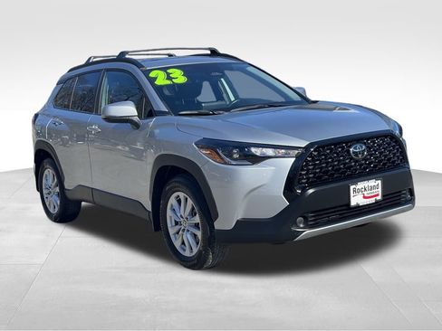 Used 2023 Toyota Corolla Cross LE w/ Moonroof Package AWD/4WD image 3