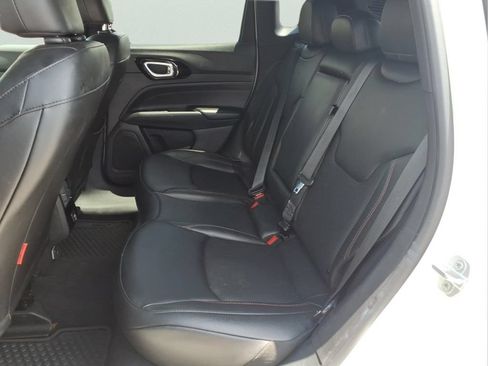 Used 2025 Jeep Compass Trailhawk AWD/4WD image 23