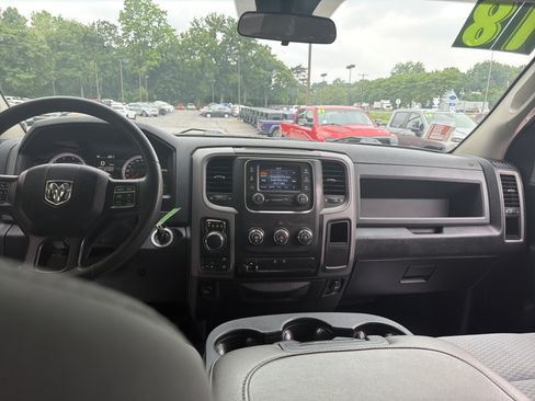 Used 2018 RAM 1500 Express w/ Black Ram 1500 Express Group AWD/4WD image 14