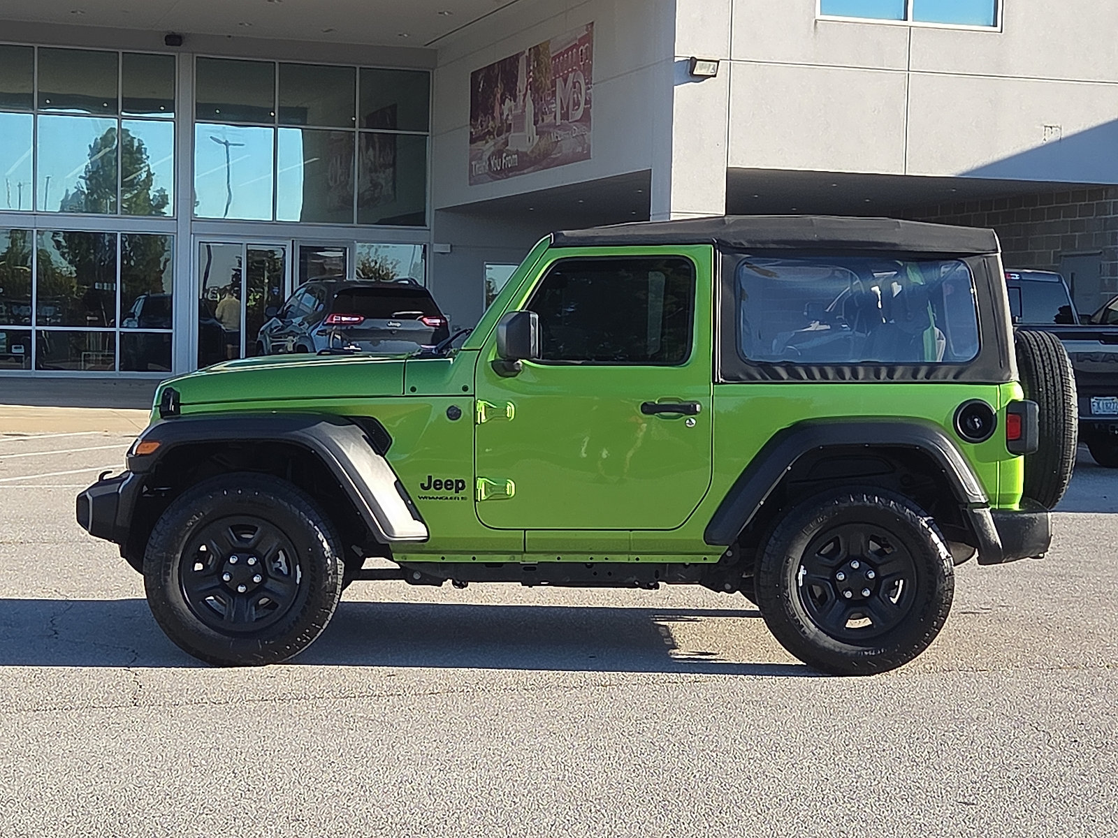 Used 2025 Jeep Wrangler Sport AWD/4WD image 3