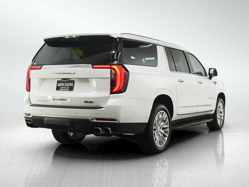 Used 2025 GMC Yukon XL Denali AWD/4WD image 5