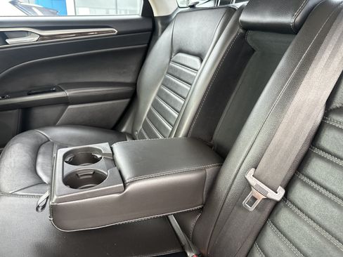 Used 2014 Ford Fusion SE w/ Equipment Group 202A FWD image 28