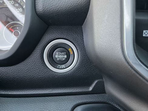 Used 2024 RAM 2500 Big Horn AWD/4WD image 16