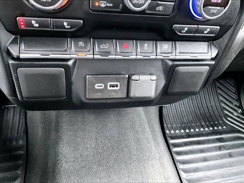 Used 2022 Chevrolet Silverado 1500 LT image 25