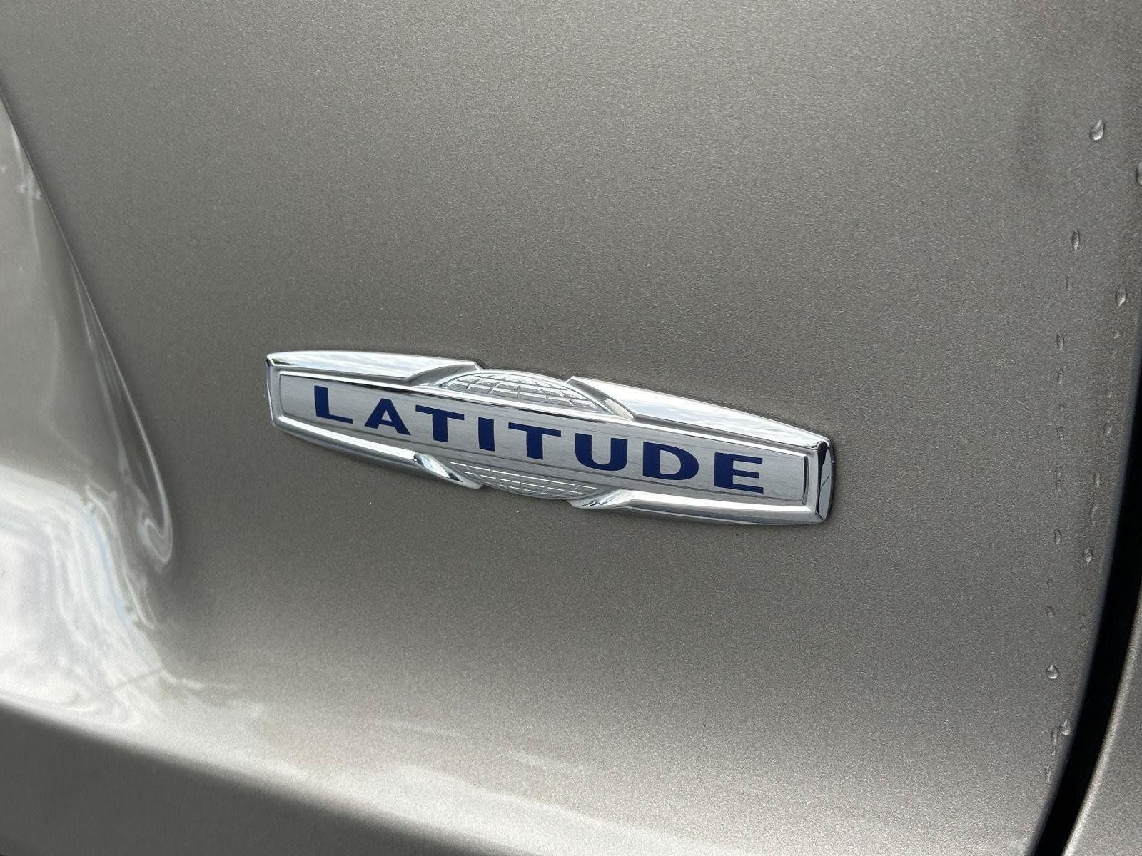 Used 2020 Jeep Cherokee Latitude FWD image 10