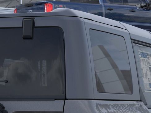 New 2025 Ford Bronco Badlands w/ Sasquatch Package AWD/4WD image 25