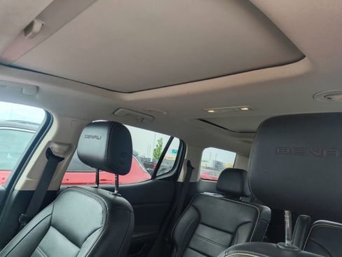 Used 2020 GMC Acadia Denali w/ Technology Package AWD/4WD image 14