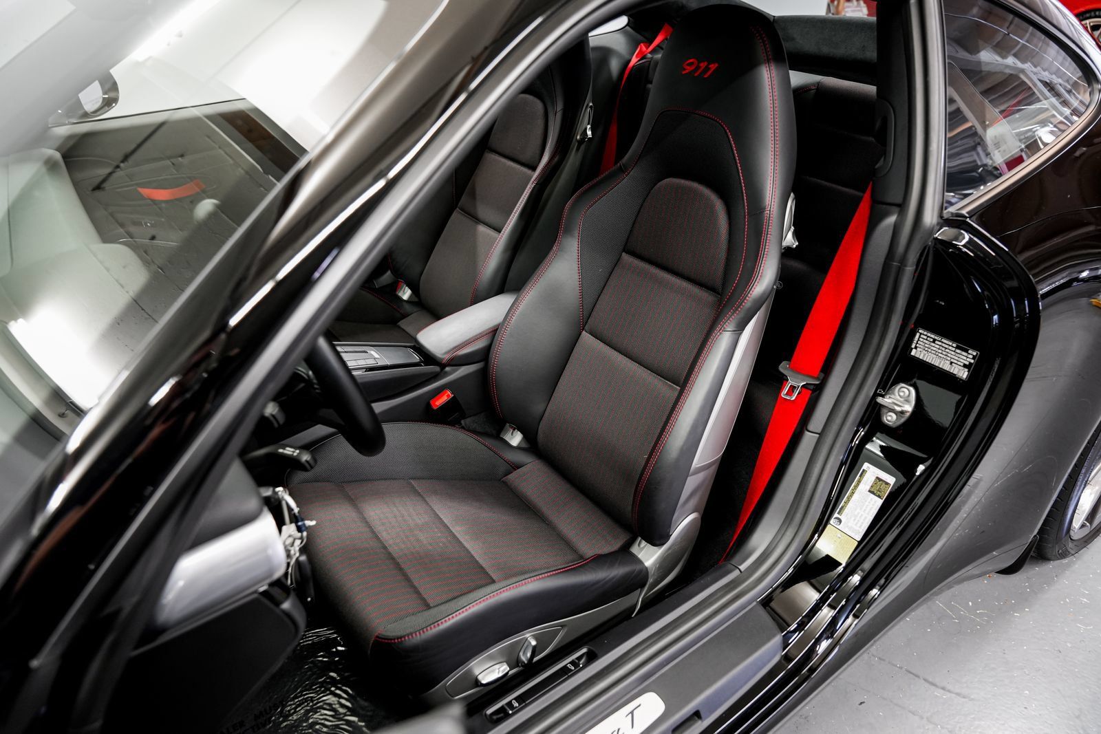 Used 2019 Porsche 911 Carrera T RWD image 18