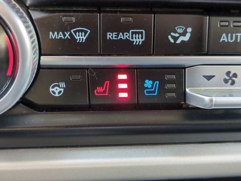 Used 2024 Ford Expedition Max XLT image 24