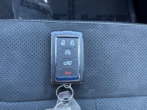 Used 2025 Jeep Grand Cherokee L Altitude AWD/4WD image 24