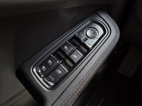 Used 2024 Porsche Macan AWD/4WD image 22