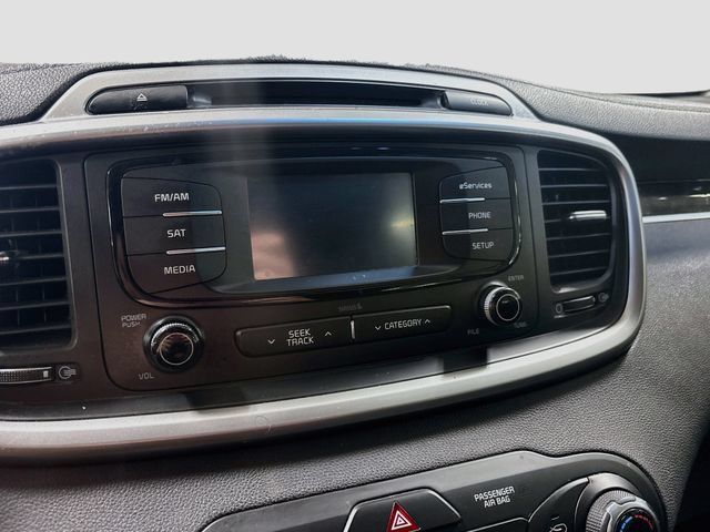 Used 2016 Kia Sorento FWD image 11
