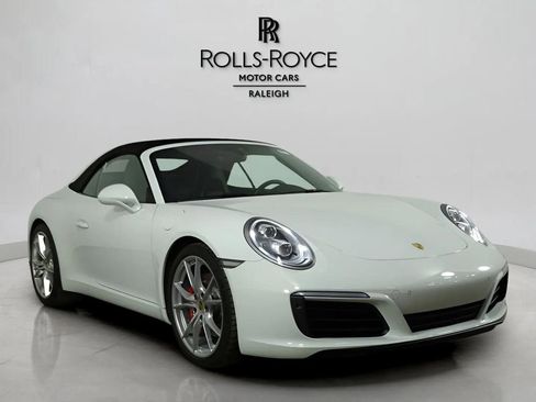 Used 2019 Porsche 911 Carrera S image 5