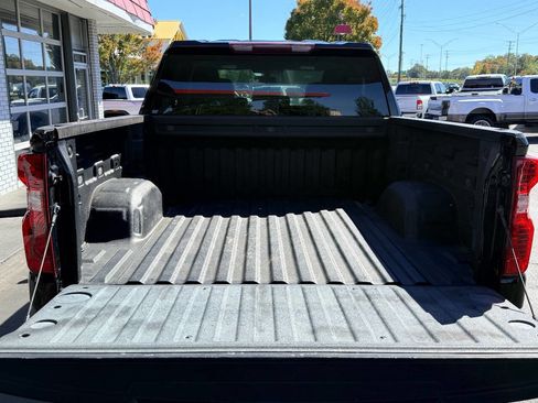 Used 2020 Chevrolet Silverado 1500 LT image 12