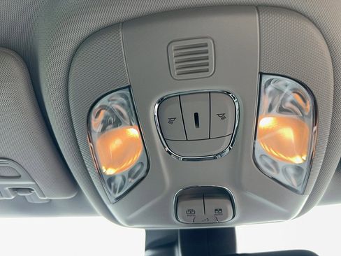 Used 2022 Jeep Compass Latitude w/ Sun and Sound Group FWD image 21
