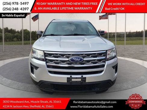 Used 2018 Ford Explorer XLT image 2