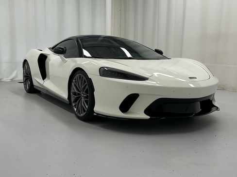 Used 2021 McLaren GT RWD image 1