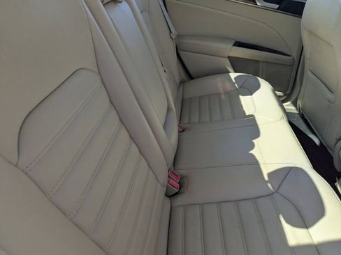 Used 2014 Ford Fusion SE w/ Equipment Group 202A image 13