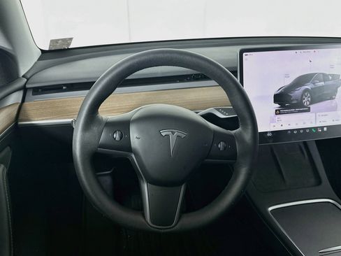 Used 2023 Tesla Model Y Long Range AWD/4WD image 16