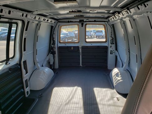 New 2025 Chevrolet Express 2500 w/ Driver Convenience Package image 33