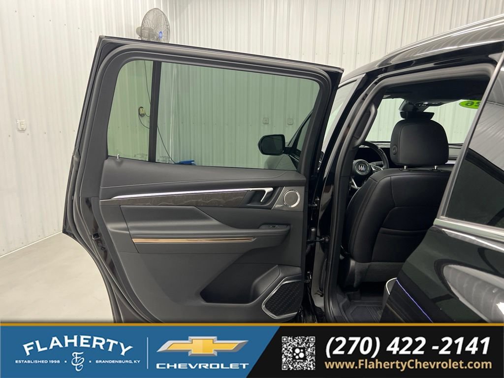 Used 2026 Buick Enclave Avenir w/ Super Cruise Package AWD/4WD image 10