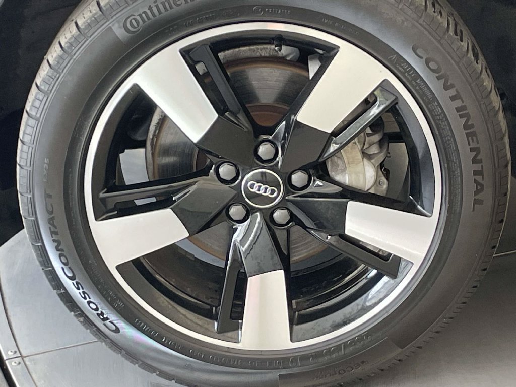 Used 2019 Audi Q5 2.0T Premium Plus w/ Premium Plus Package AWD/4WD image 11