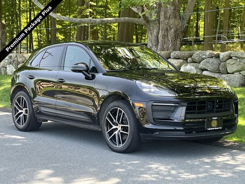 Used 2023 Porsche Macan AWD/4WD image 1