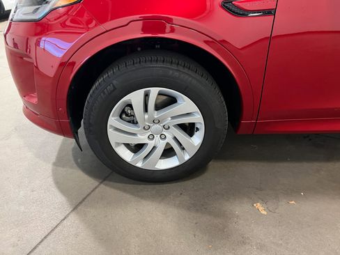 Used 2025 Land Rover Discovery Sport S image 42