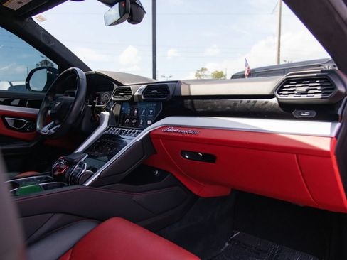 Used 2019 Lamborghini Urus AWD/4WD image 49