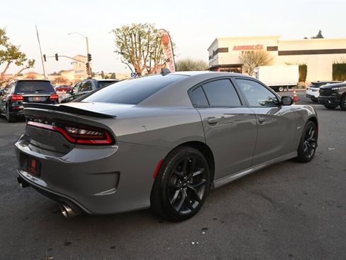 Used 2019 Dodge Charger R/T w/ Blacktop Package image 12