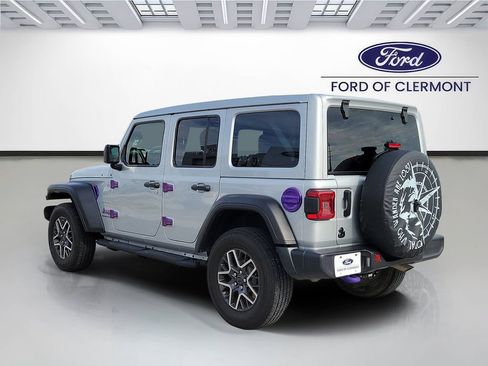 Used 2024 Jeep Wrangler Unlimited Sahara AWD/4WD image 3