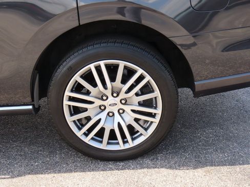 Used 2023 Ford Expedition Limited image 18