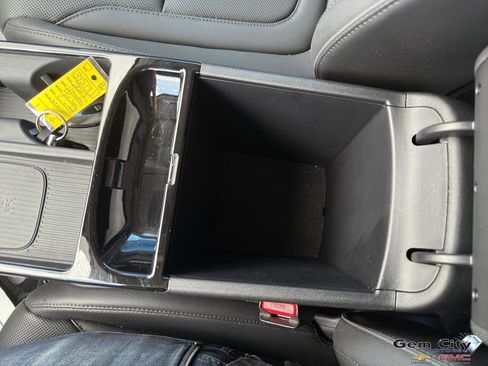 Used 2025 Hyundai Tucson Limited image 27